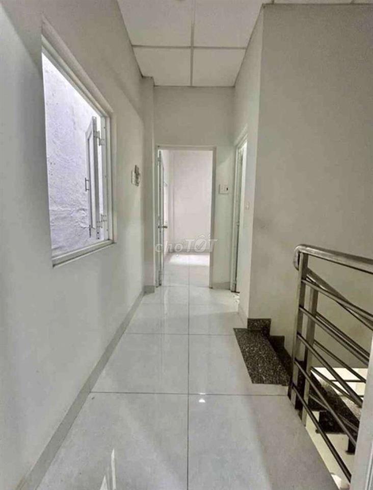 Bán nhà Lê Hồng Phong Q10, ngay Ba Tháng Hai, 30m2, hẻm ba gác 1 xẹt.