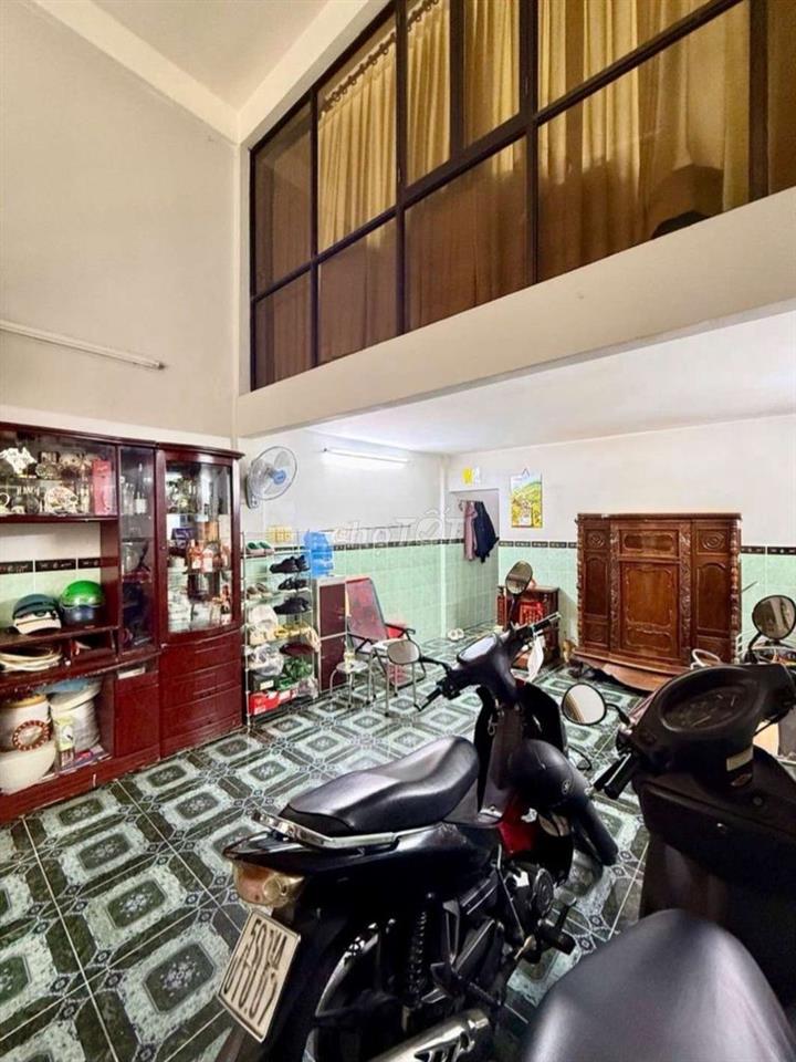 Bán nhà Sư Vạn  46m2,3pn, hẻm thông cách mt 20m.