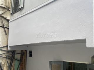 Cho thuê Nhà nguyên căn Quận 10 - giá 5 triệu/tháng .