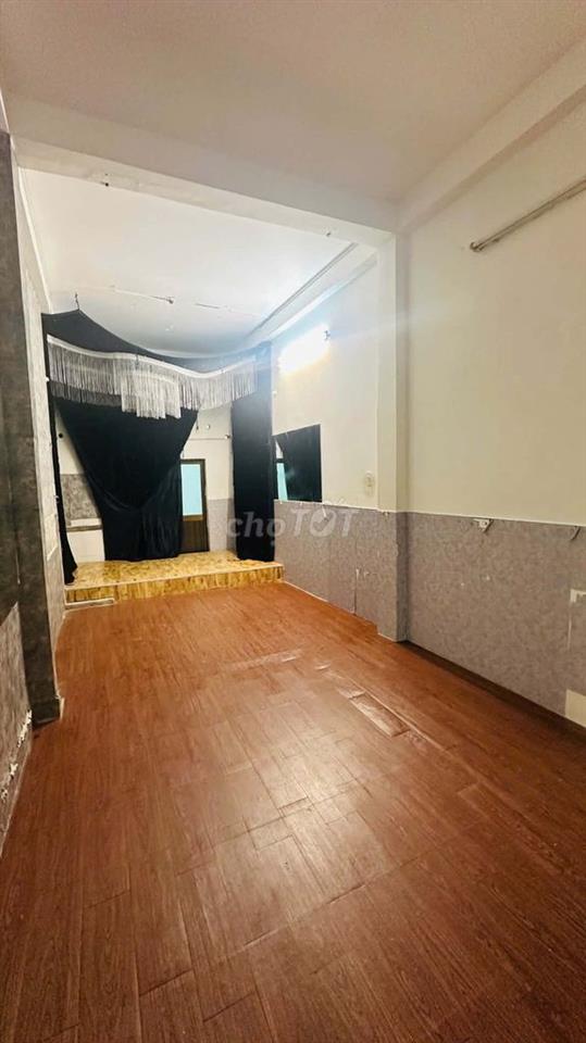 Mặt tiền kinh doanh, nhà nguyên căn Nguyễn Văn Quá, Quận 12