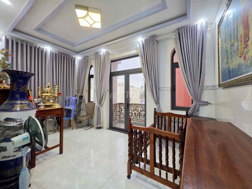 MT 15m có Thang Máy, 4 tầng ,  Hoàng Lê Kha, 800m2.