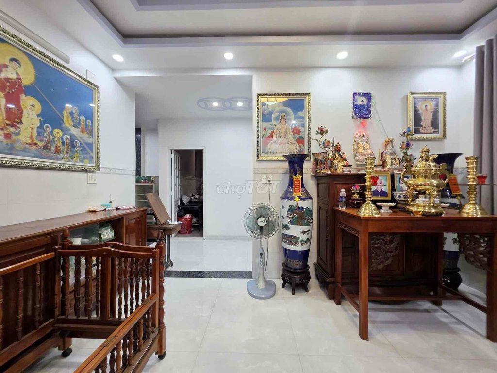 MT 15m có Thang Máy, 4 tầng ,  Hoàng Lê Kha, 800m2.