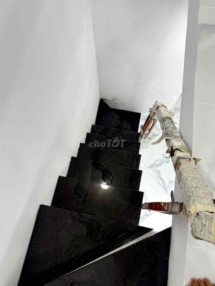 chỉ 790tr thôi nhà hẻm nguyễn thị thập