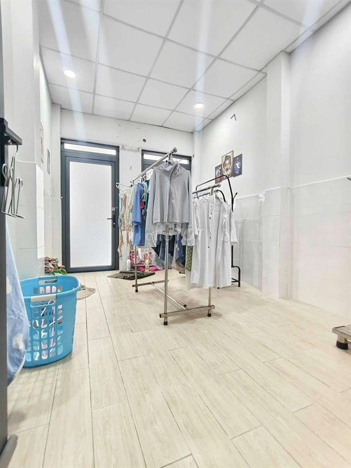 hẻm Xe Hơi đậu cửa, hẻm thông 