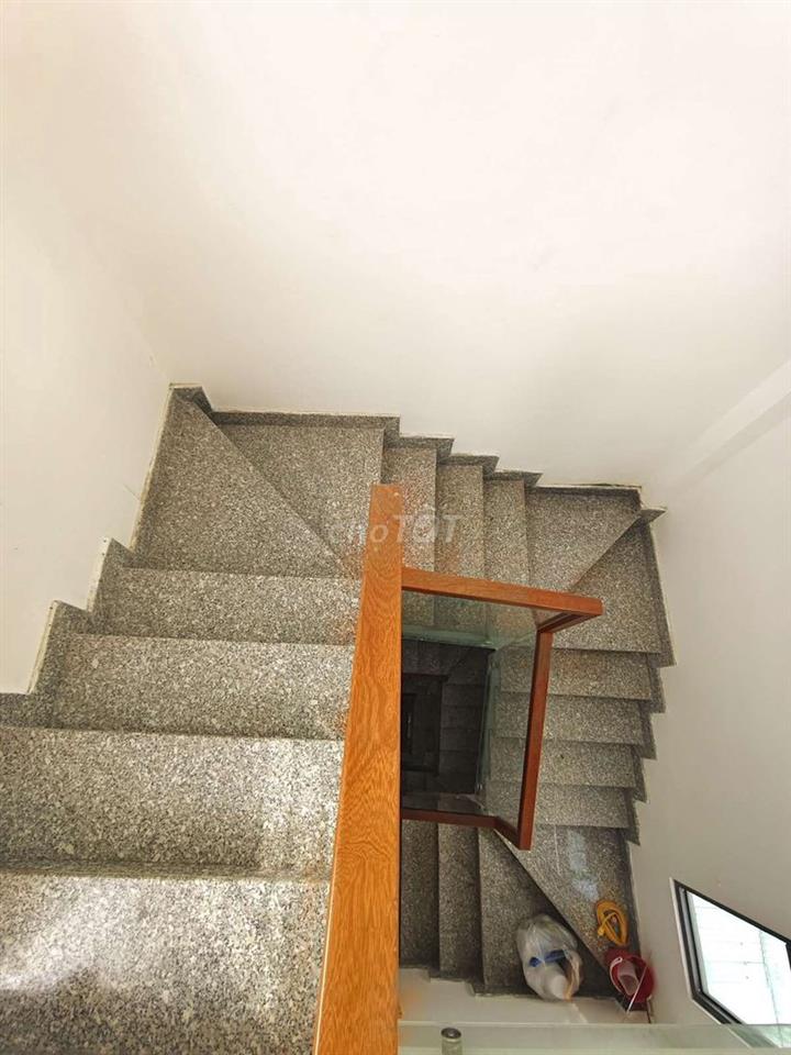 cho thuê MT Bầu Cát 6 Tâng