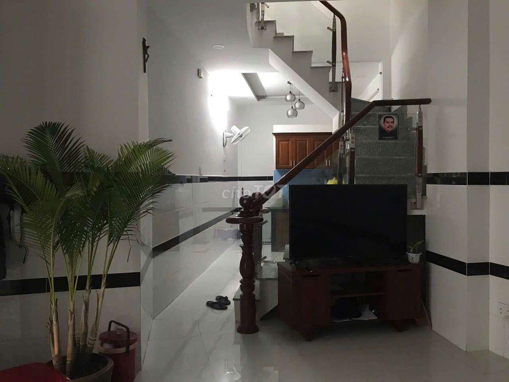 phạm Văn hai - 4 phòng 3 Tầng
