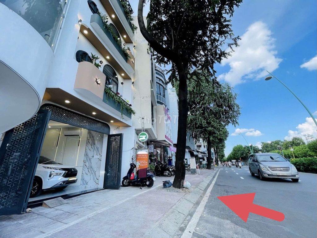 Mặt Tiền Út Tịch - 5 Tầng