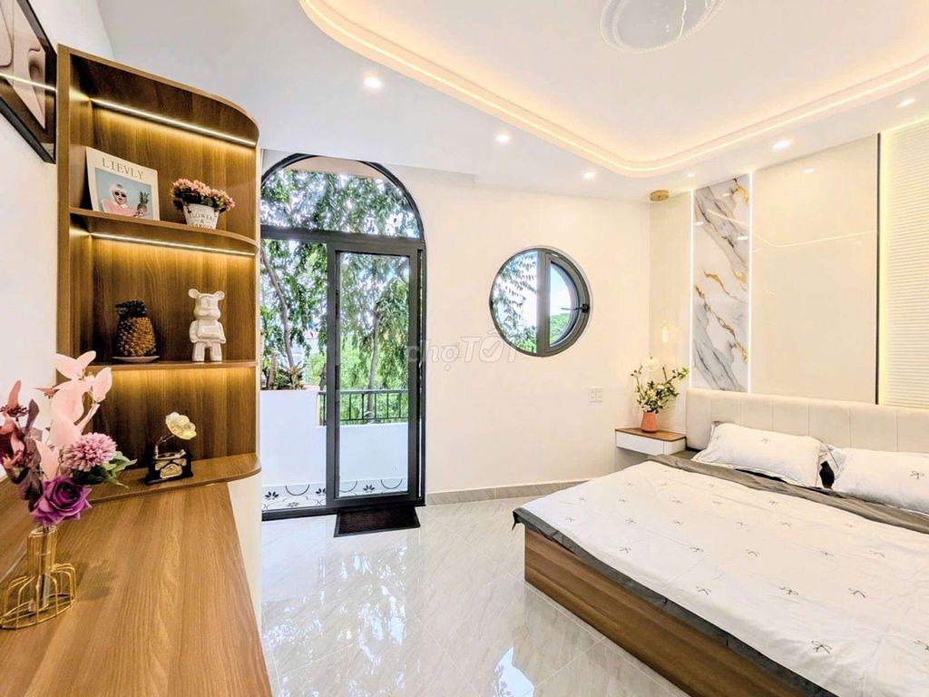 Mặt Tiền Út Tịch - 5 Tầng