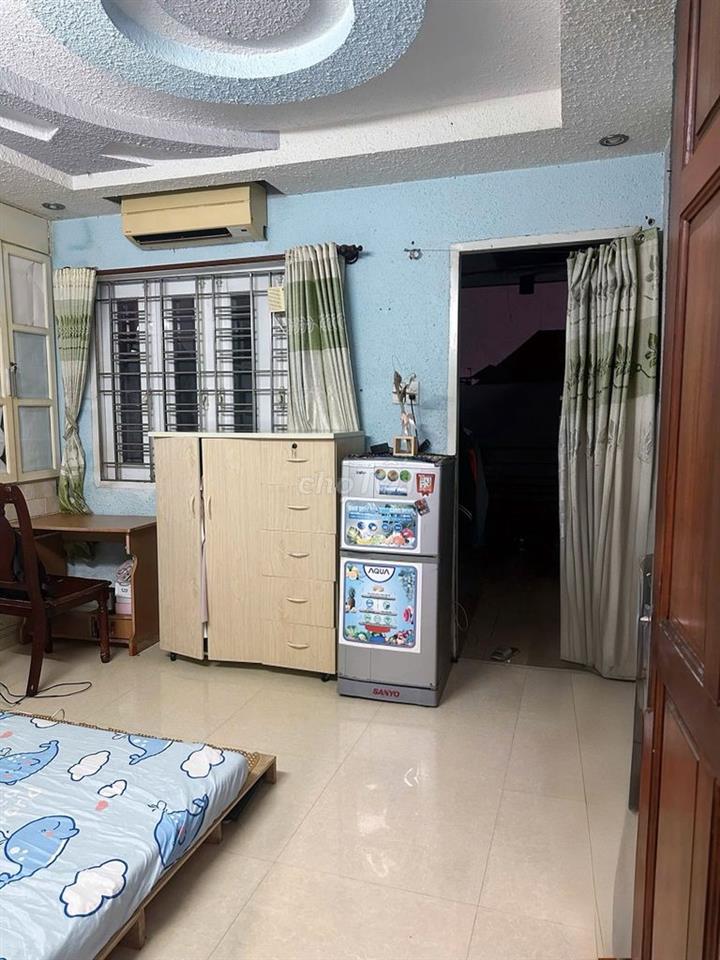 Cho thuê phòng ban công rộng gần Chợ Phạm Văn Hai giá sinh viên