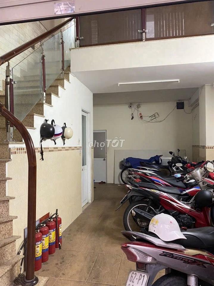 Cho thuê phòng ban công rộng gần Chợ Phạm Văn Hai giá sinh viên