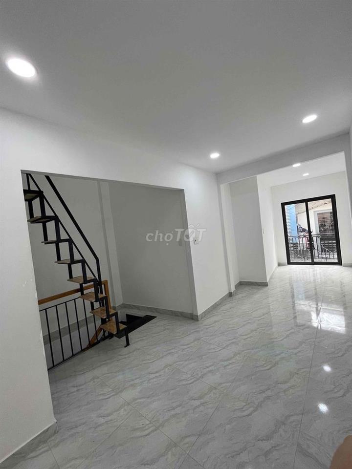 Chính chủ cần bán nhà Âu Cơ gồm 1lầu 1lửng sổ hồng hẻm xe máy thông tạ
