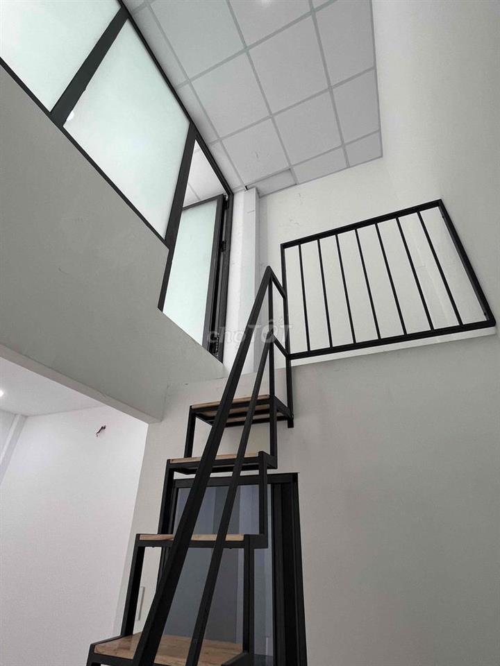 Chính chủ cần bán nhà Âu Cơ gồm 1lầu 1lửng sổ hồng hẻm xe máy thông tạ