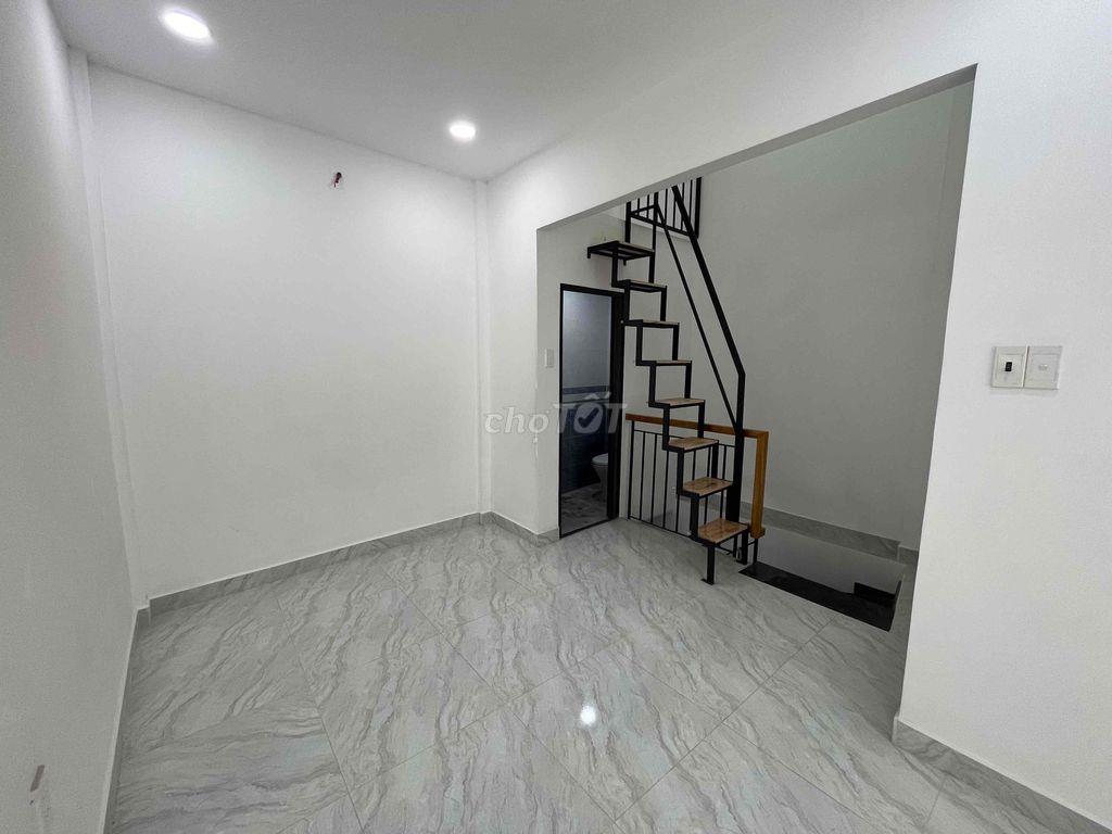 Chính chủ cần bán nhà Âu Cơ gồm 1lầu 1lửng sổ hồng hẻm xe máy thông tạ