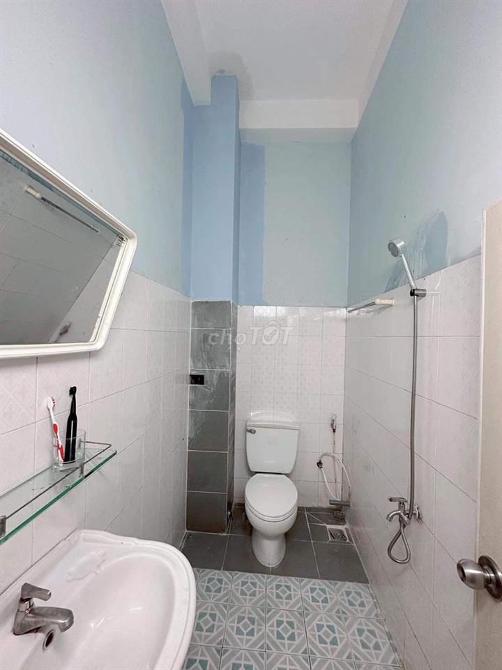 Phòng trệt gác, máy lạnh 