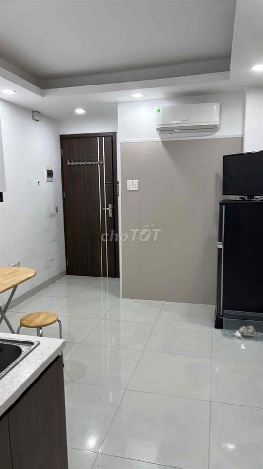 căn hộ ccmn phố lương khánh thiện 35m nội thất đầy đủ ban công thoáng