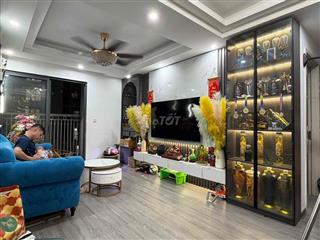 Chính chủ bán chung cư 4 ngủ 110 m tiện ích