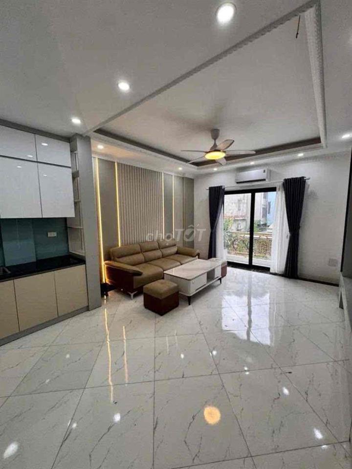 Cho thuê nhà nguyên căn có thang máy full nội thất