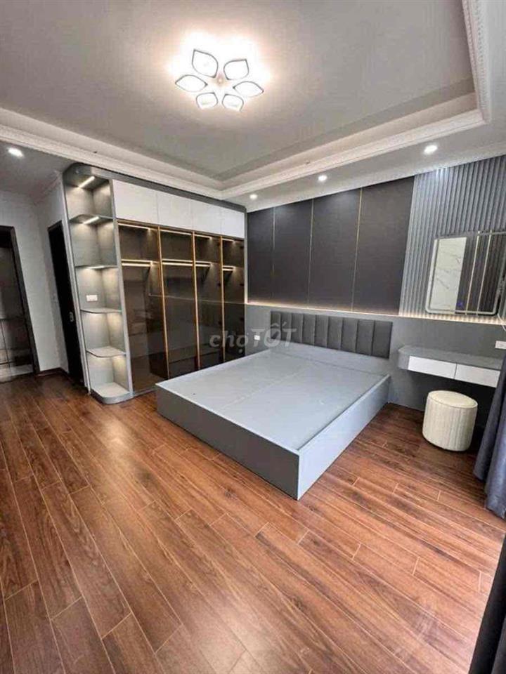 Cho thuê nhà nguyên căn có thang máy full nội thất