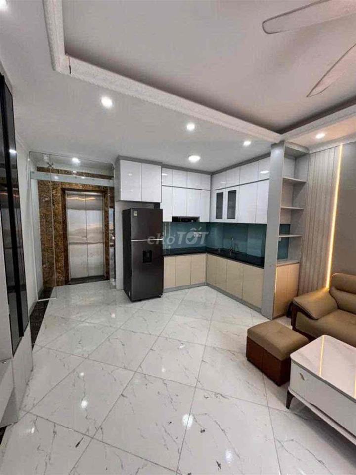 Cho thuê nhà nguyên căn có thang máy full nội thất