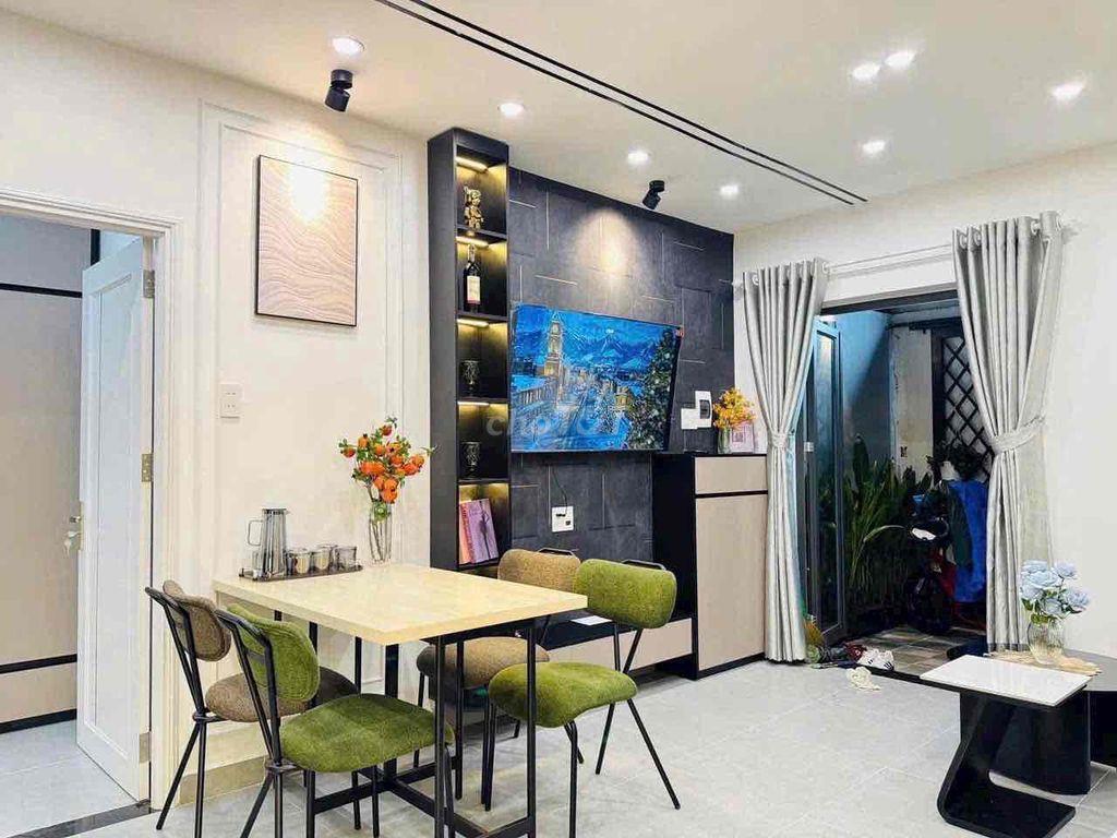 nhà phan thanh có gì?