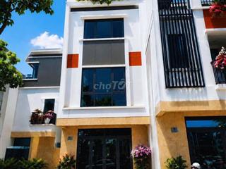Bán nhà phố Thuận An 3 tầng mặt tiền đường 22m giá đầu tư chỉ 3.97 tỷ
