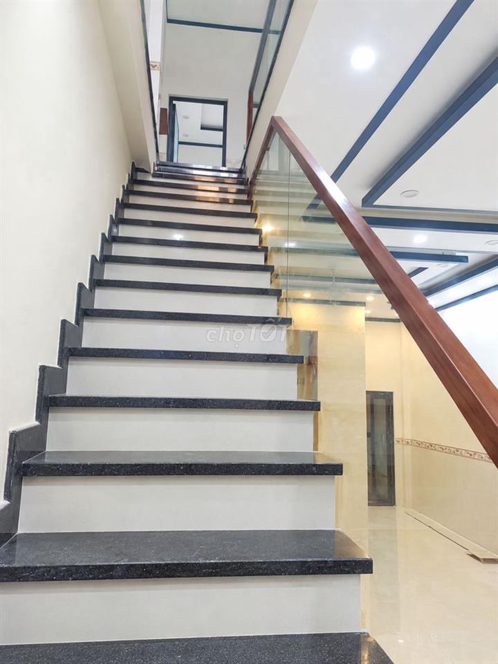 Nhà mới đường thông kinh doanh tốt 3PN ngang 5m 68m2 giá đầu tư 3.4 tỷ
