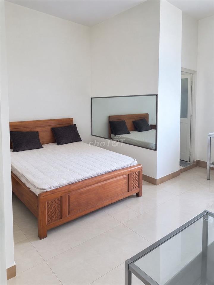 Khách sạn 10 Phòng ngay ngã 6 An Phú 25 - 30m2/phòng thuê 15tr/tháng