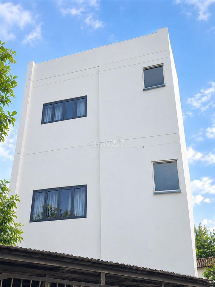 Khách sạn 10 Phòng ngay ngã 6 An Phú 25 - 30m2/phòng thuê 15tr/tháng