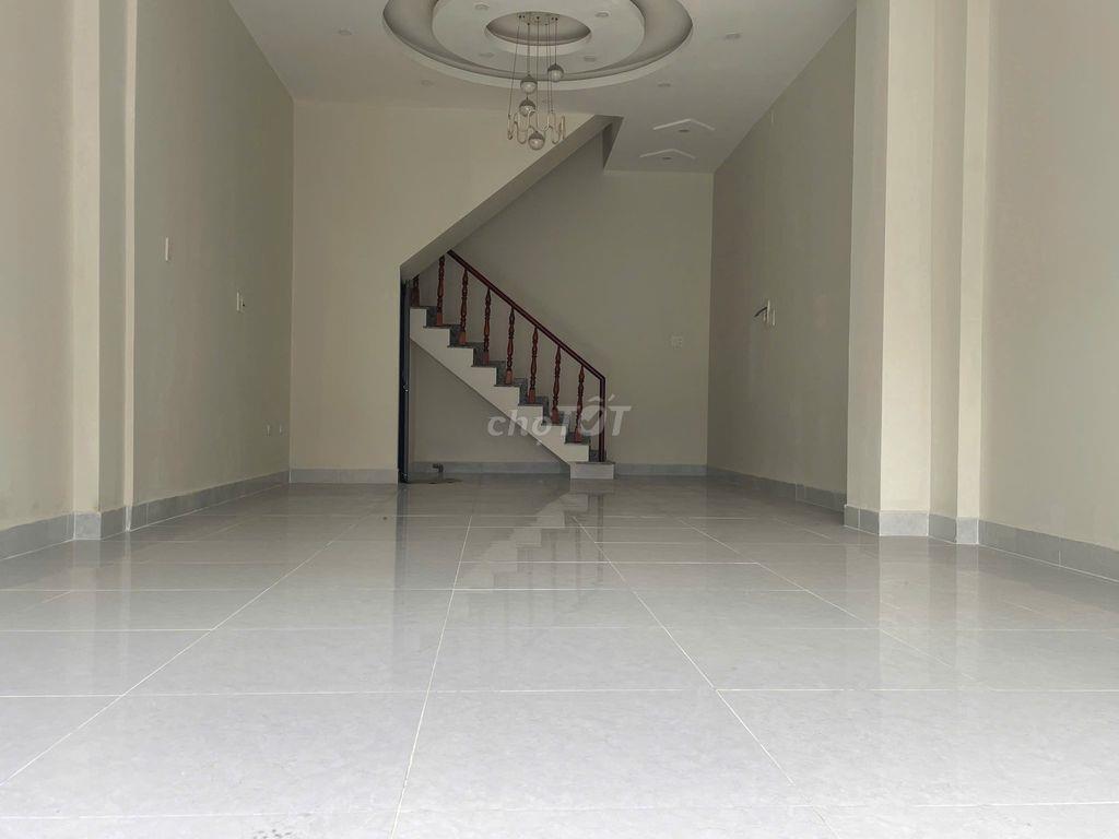 Cho thuê nhà Nguyên Căn MT Trần hưng Đạo, 4.5 x 10m, T+2L