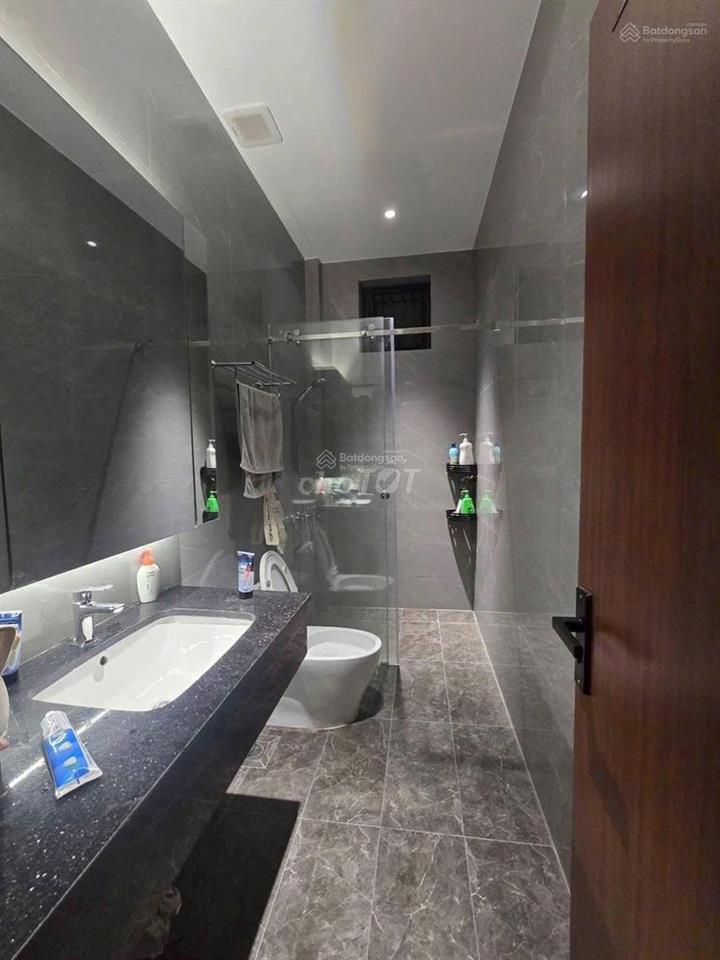 Cho thuê nhà 1 trệt 2 lầu Phường Chánh Nghĩa 3PN-3WC Nội thất đầy đủ