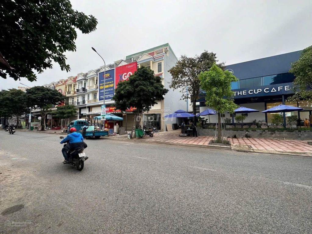 Cho thuê nhà 1 trệt 3 lầu Mặt tiền kinh doanh Khu ĐR Phúc Đạt 7PN-5WC