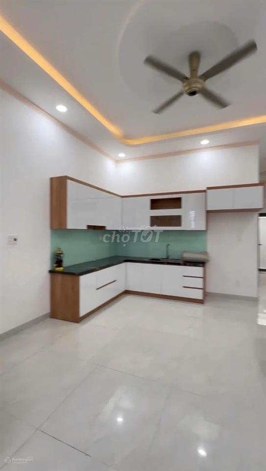 Cho thuê Nhà mới 1 trệt 1 Lầu,3PN, 100m2 tại Phú Mỹ, Thủ Dầu Một, 9 tr