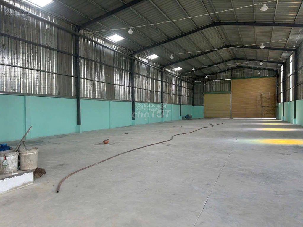 Cho thuê xưởng 500m2 30tr Thủ Dầu Một