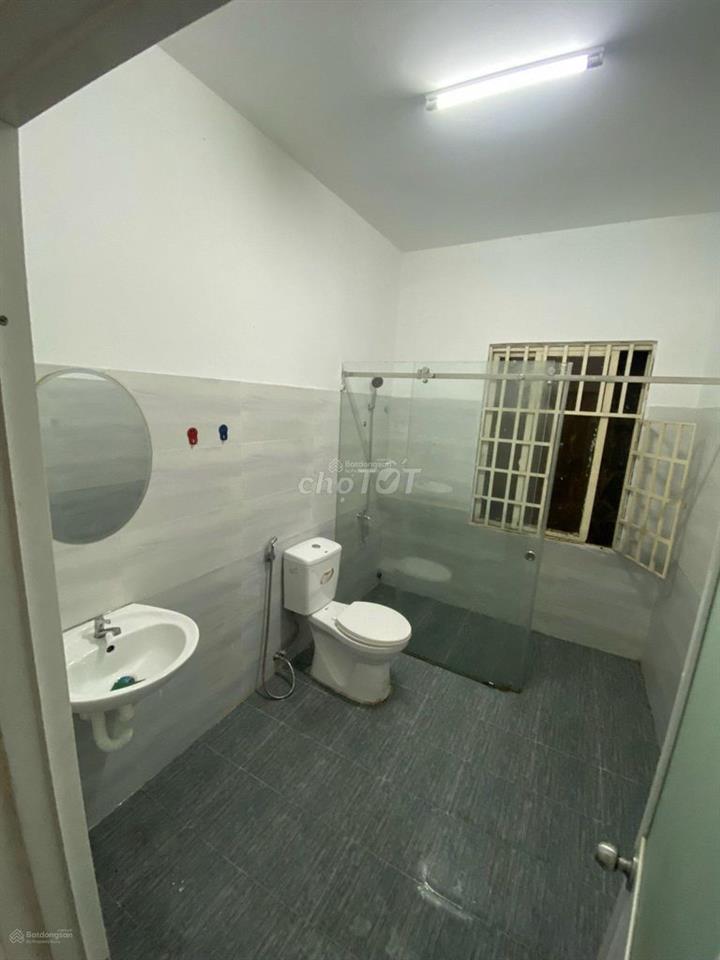 Cho thuê nhà KDC Chánh Nghĩa, Thủ Dầu Một - Dt: 5x20, 1 trệt 2 lầu