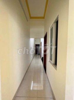 Nhà 1 trệt 1 lầu 1 tum 4 phòng ngủ - Vị trí mở công ty Văn Phòng ok