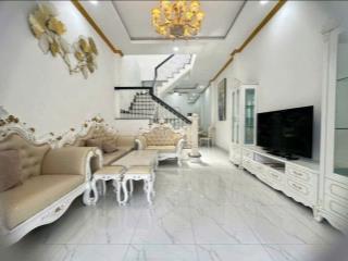 Cho thuê nhà 1 trệt 1 lầu, 4 phòng ngủ, full nội thất, đối diện trường