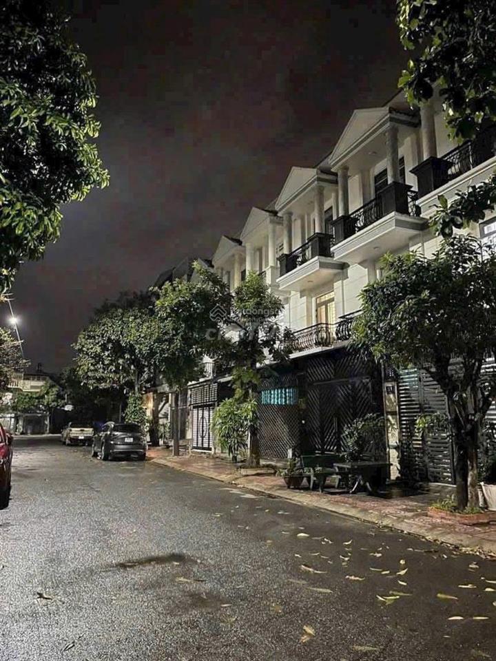 Cho thuê nhà 3 tầng 4PN 4WC khu đô thị Phúc Đạt Phú Lợi