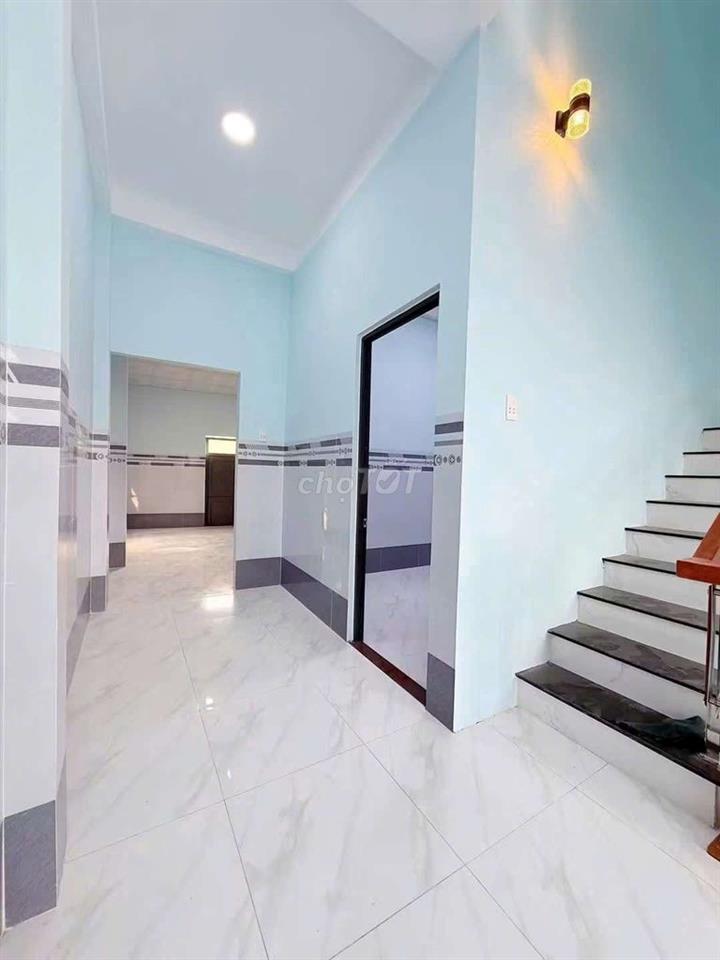 CHỦ GỬI BÁN GẤP NHÀ 1 TRỆT 1 LẦU MẶT TIỀN ĐƯỜNG CỘNG ĐỒNG LỘC HẬU