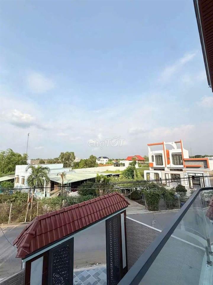 CHỦ GỬI BÁN GẤP NHÀ 1 TRỆT 1 LẦU MẶT TIỀN ĐƯỜNG CỘNG ĐỒNG LỘC HẬU