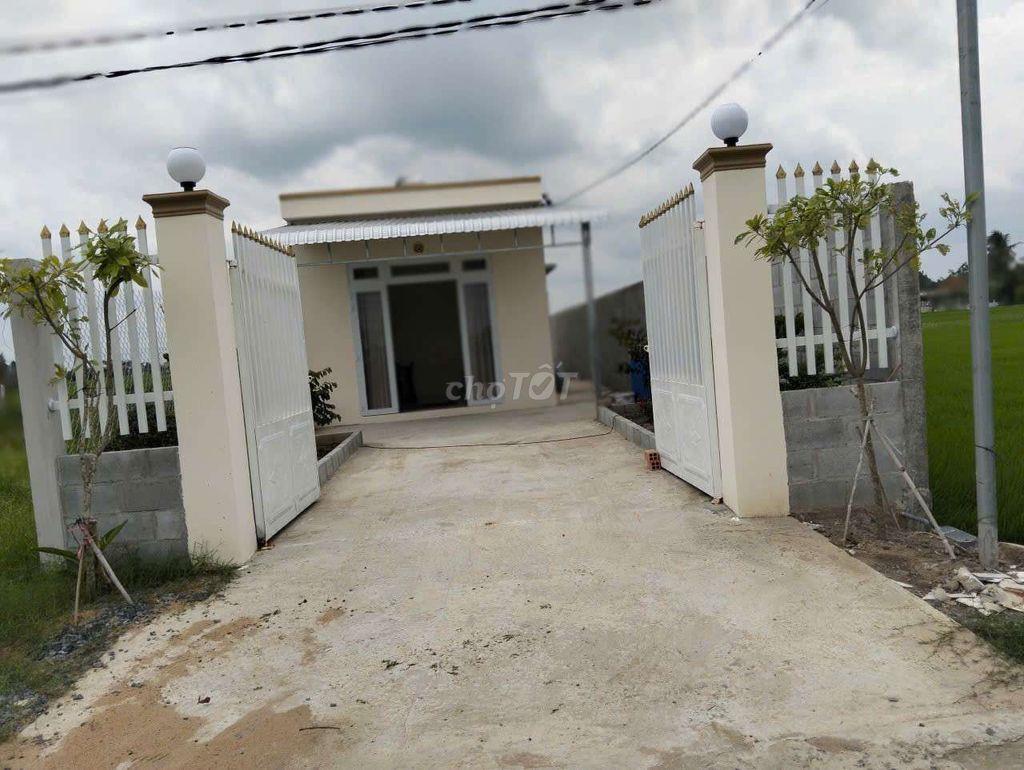 CHÍNH CỦ CẦN TIỀN BÁN GẤP