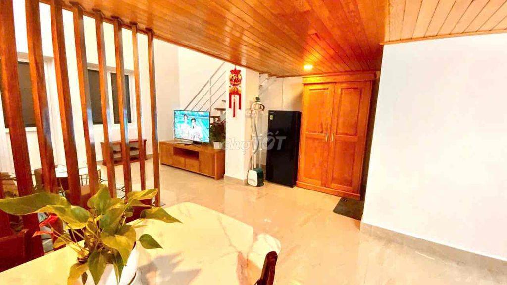 CHO THUÊ CĂN HỘ 2 PHÒNG NGỦ FULL NỘI THẤT CÓ CỬA SỔ THOÁNG MÁT PHƯỜNG