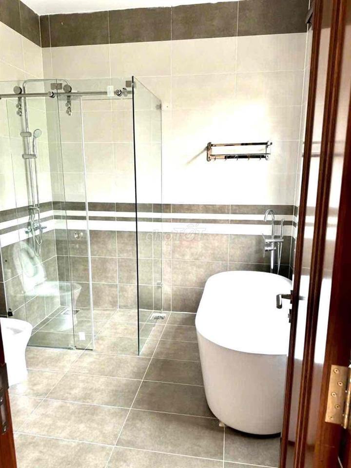CHO THUÊ VILLA 10 PHÒNG NGỦ CÓ SÂN RỘNG ĐƯỜNG MĂNG LIN GIÁ 30 TRIỆU/TH