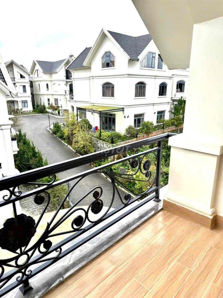 CHO THUÊ VILLA 10 PHÒNG NGỦ CÓ SÂN RỘNG ĐƯỜNG MĂNG LIN GIÁ 30 TRIỆU/TH