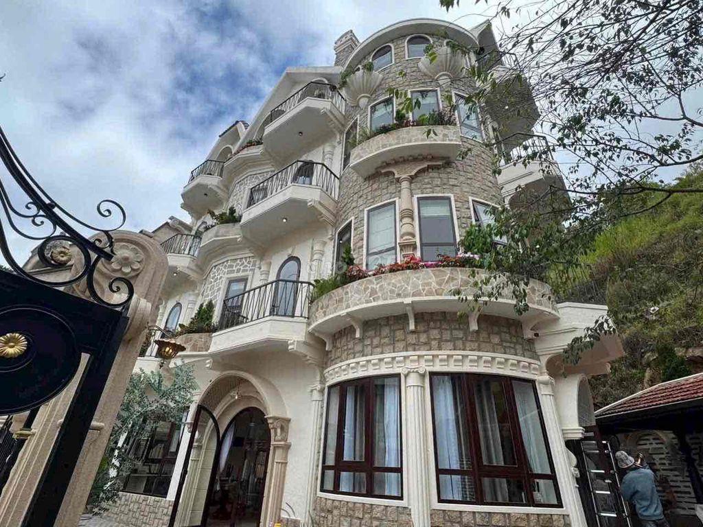 VILLA PHONG CÁCH BẮC ÂU NGAY KHU BIỆT THỰ AN SƠN SANG TRỌNG