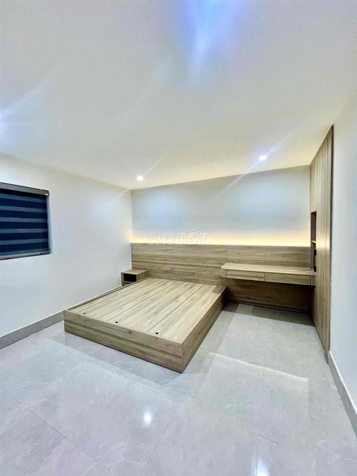 Nhà sát chợ và biển,kiệt Nguyễn Chánh,siêu to thoáng