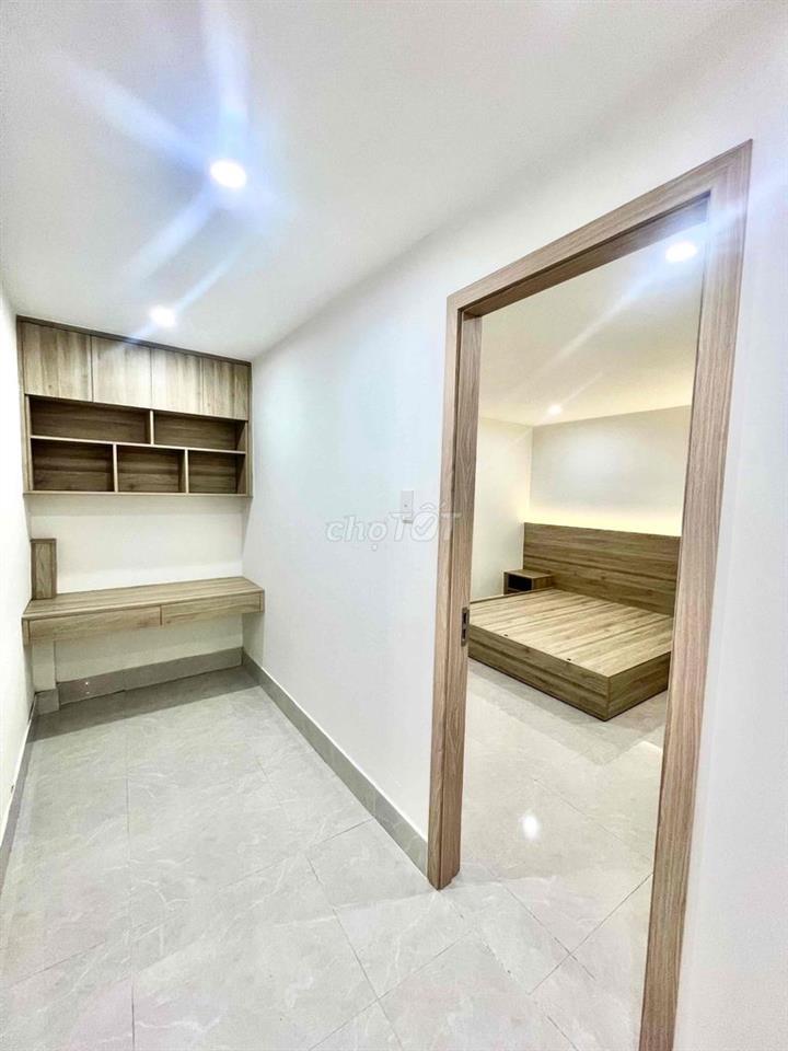 Nhà sát chợ và biển,kiệt Nguyễn Chánh,siêu to thoáng