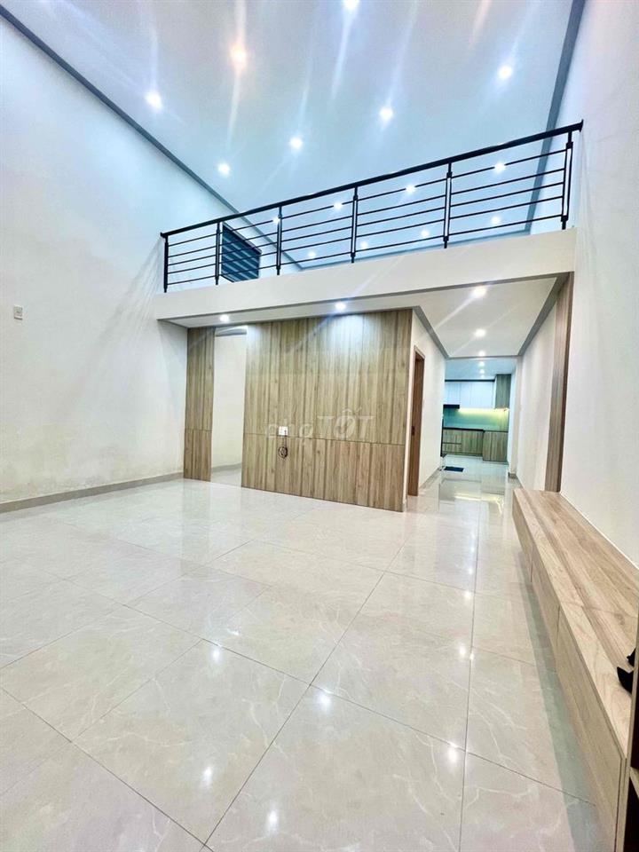 Nhà sát chợ và biển,kiệt Nguyễn Chánh,siêu to thoáng