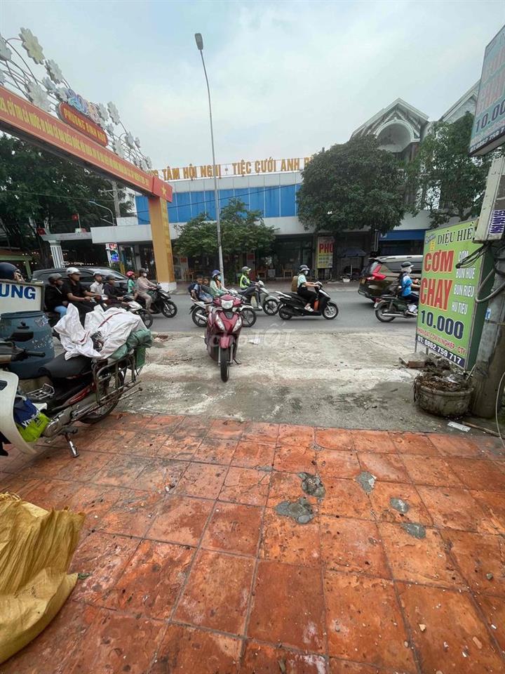 Đất mặt tiền Đươfng Nguyễn Du