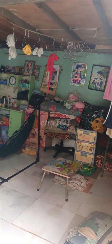 bán nhà cấp 4, có gác lửng, 1 phòng ngủ, gần chợ dĩ An 2