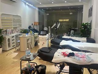 cho 1-2 bạn nữ thuê phòng trong tiệm spa